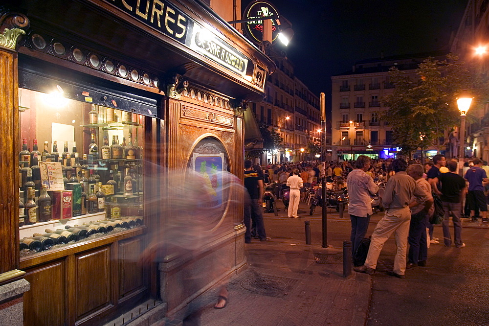 Early morning in the Plaza de Chueca, Cerveceria Casa Angel Serra, Chueca, Madrid, Spain, Europe