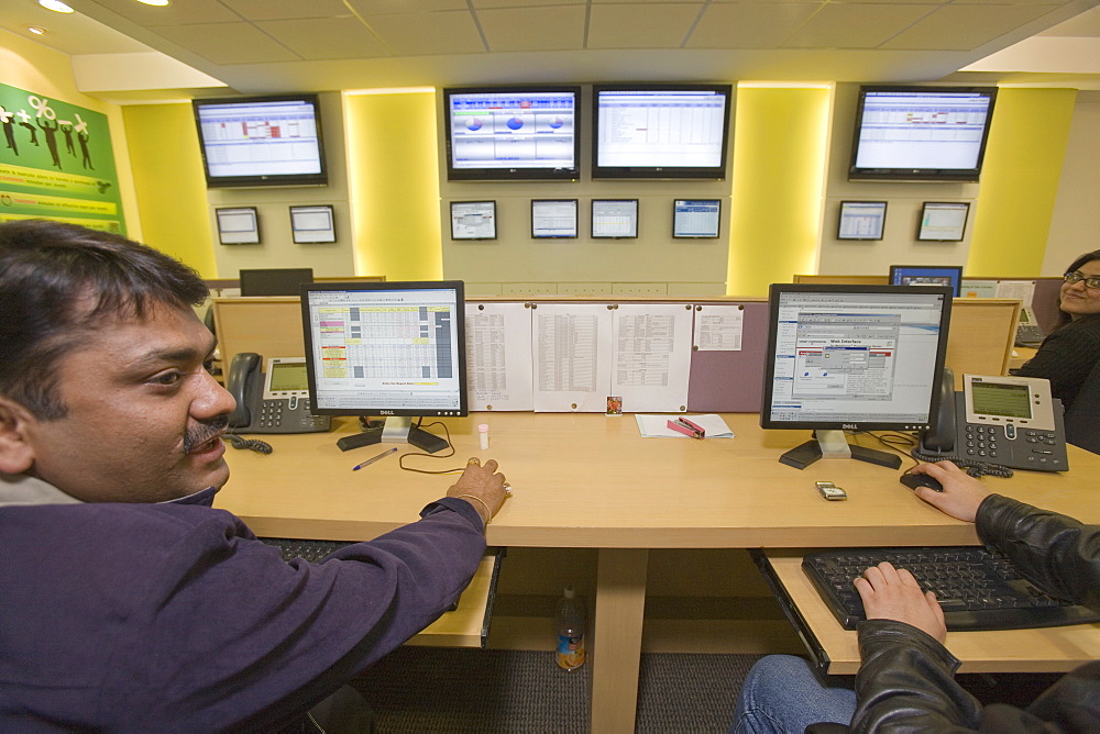 Automated call centre, Vcustomer company, Delhi, India, Asia