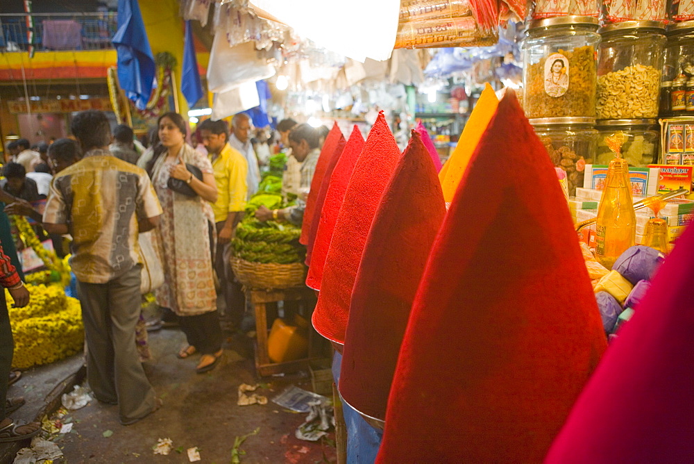 City market, Bangaluru (Bangalore), Karnataka, India, Asia