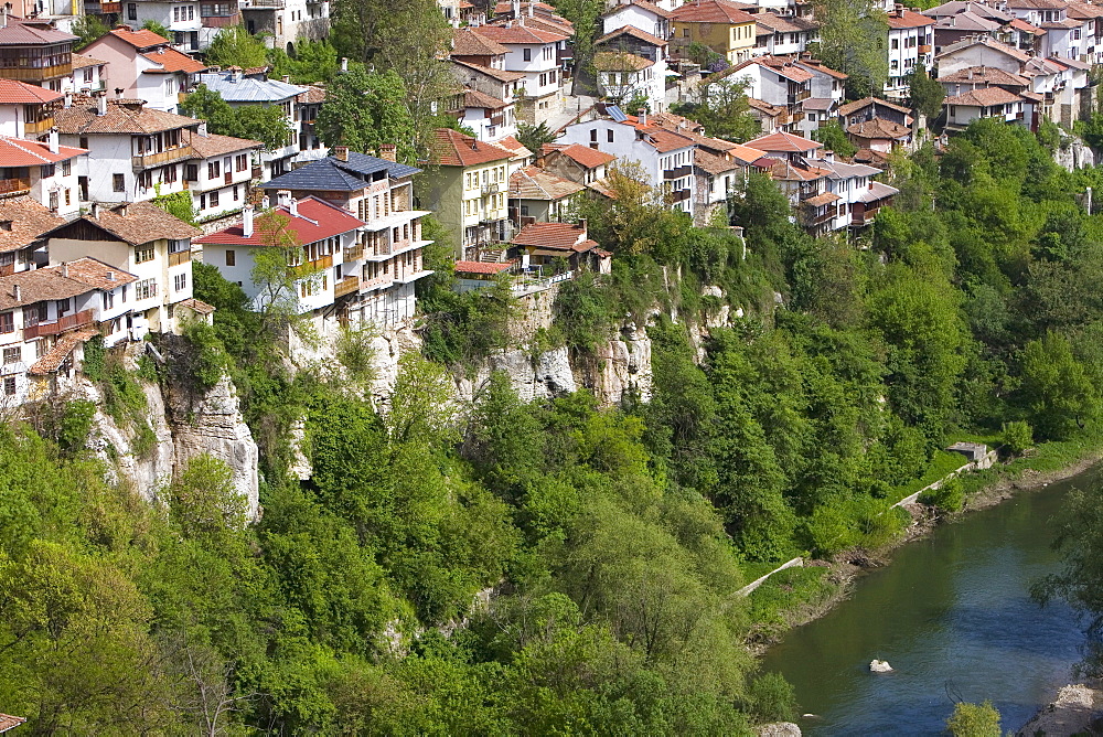 Hanging houses over the gorge, Veliko Tarnovo, Bulgaria, Europe