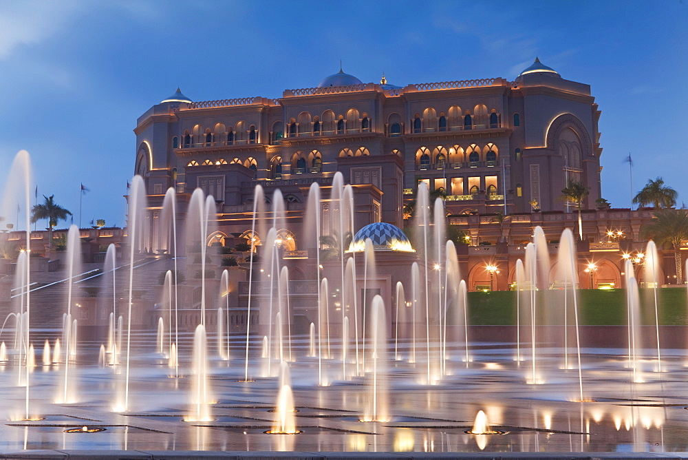 Water fountains in front of the Emirates Palace Hotel, Abu Dhabi, United Arab Emirates, Middle East