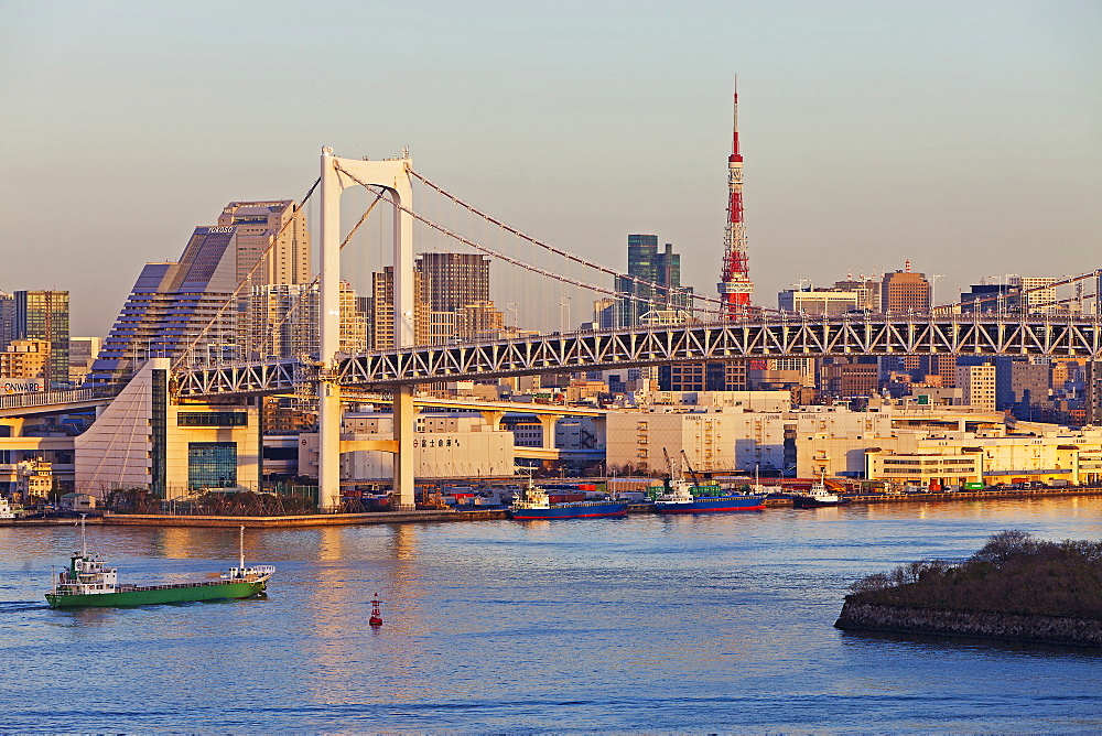 City skyline including the Rainbow Bridge and Tokyo Tower, Odaiba, Tokyo Bay, Tokyo, Honshu, Japan, Asia