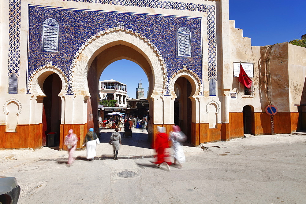 Entrance to the Medina, Souq, Bab Boujeloud (Bab Bou Jeloud) (Blue Gate), Fez, Morocco, North Africa, Africa