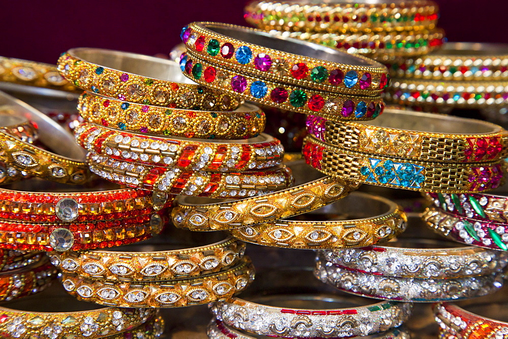 Colourful braclets for sale in a shop in Jaipur, Rajasthan, India, Asia