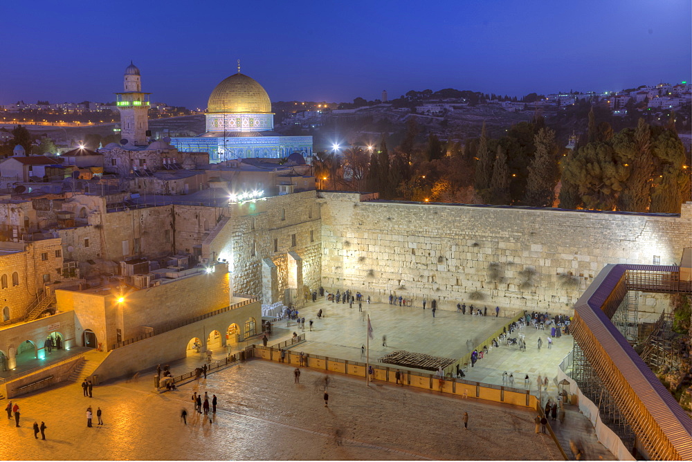 Jewish Quarter of the Western Wall Plaza with people praying at the Wailing Wall, Old City, UNESCO World Heritge Site, Jerusalem, Israel, Middle East