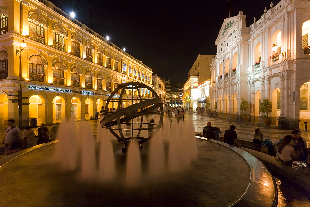 Fountain at night in Largo do Senado square in central Macau, Macau, China, Asia