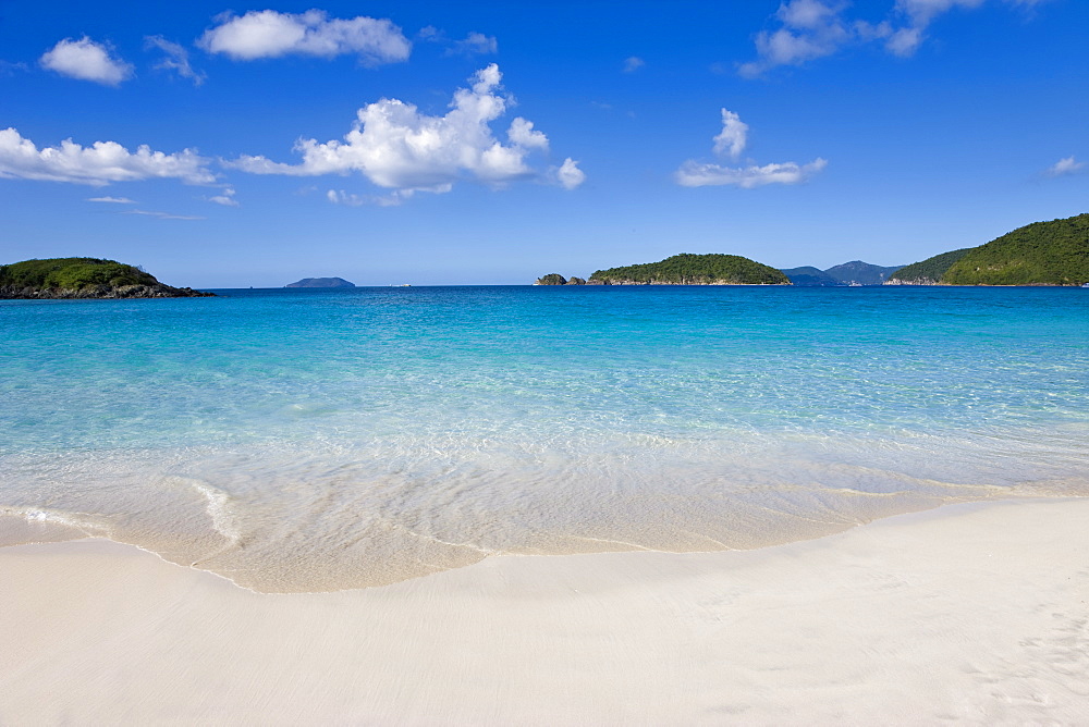 The world famous beach at Trunk Bay, St. John, U.S. Virgin Islands, West Indies, Caribbean, Central America