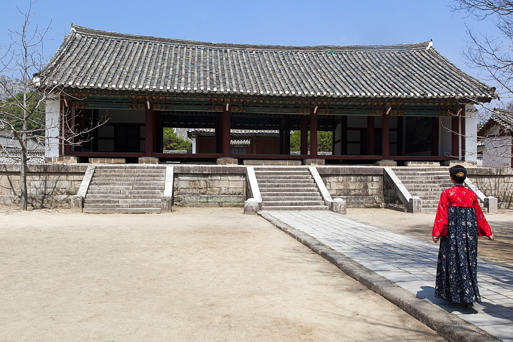 Woman in traditional dress at King Wang Kon's Mausoleum, Kaesong City, Democratic People's Republic of Korea (DPRK), North Korea, Asia