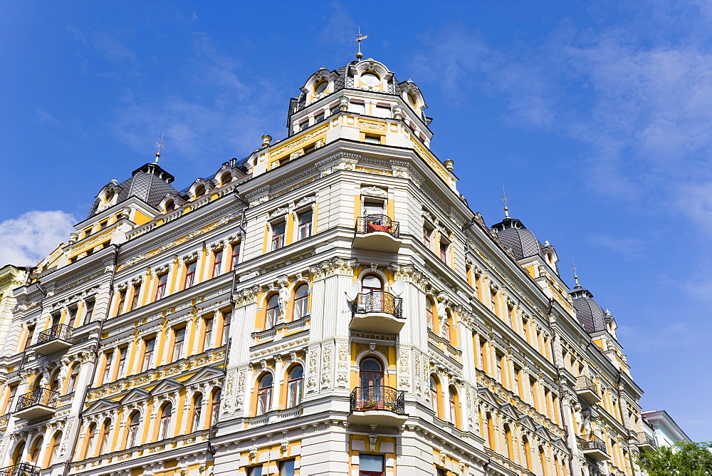 Stalinist architecture on Khreschatik Avenue, Kiev, Ukraine, Europe