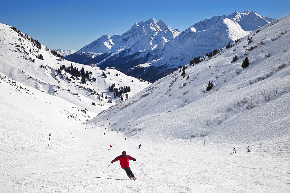 Mountain resort and ski pistes, St. Anton am Arlberg, Tirol, Austrian Alps, Austria, Europe