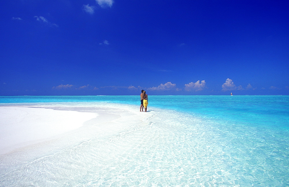 Couple at the beach, Baa atoll, Maldives, Indian Ocean, Asia