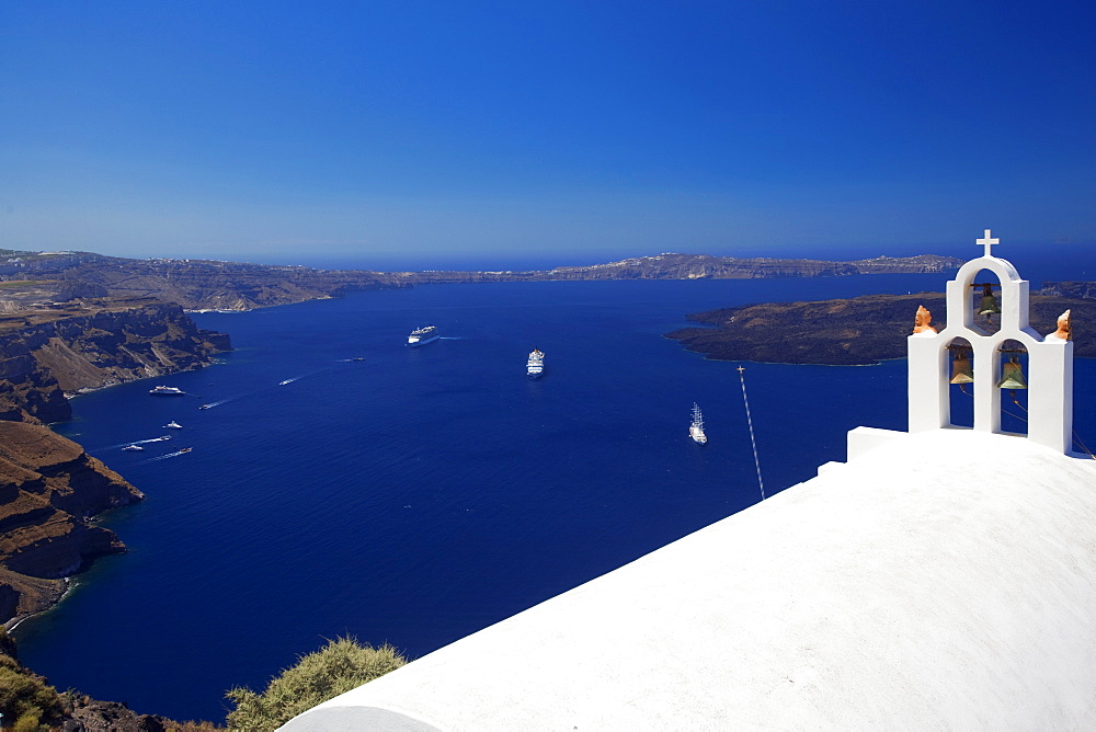 View of caldera from Imerovigli, Santorini, Cyclades, Greek Islands, Greece, Europe