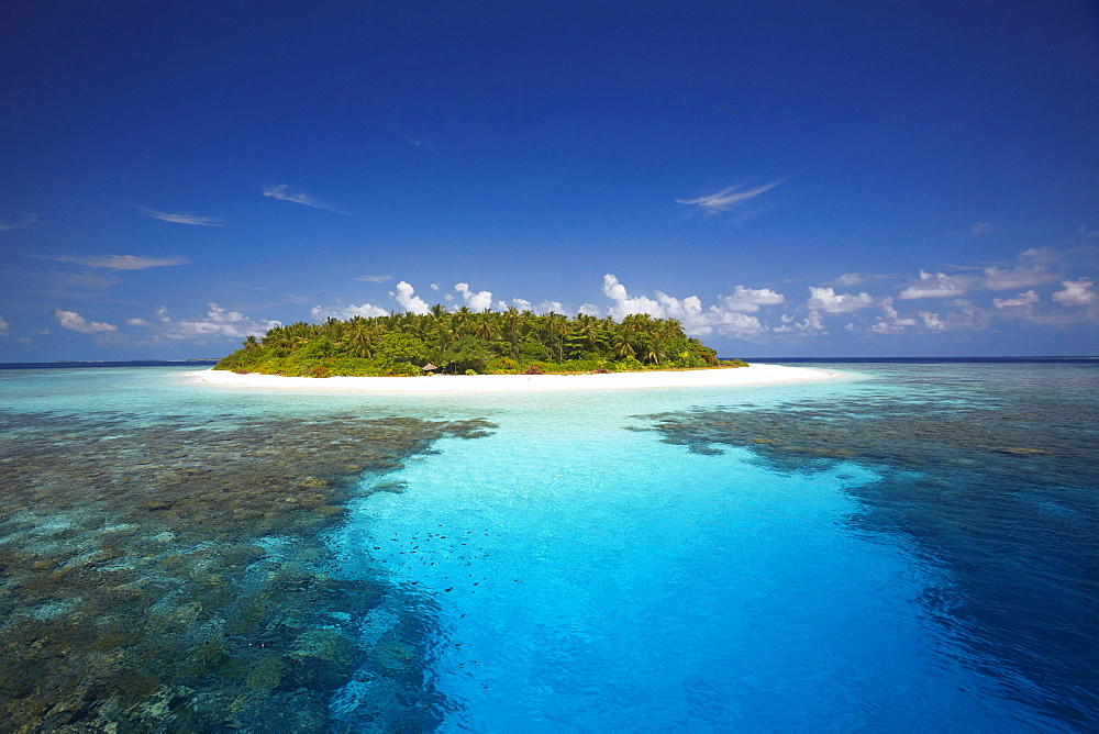 Tropical island and lagoon, Maldives, Indian Ocean, Asia 