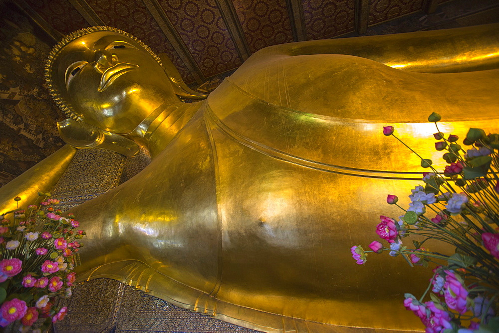 Wat Pho (Wat Phra Chetuphon) (Temple of the Reclining Buddha), Bangkok, Thailand, Southeast Asia, Asia 