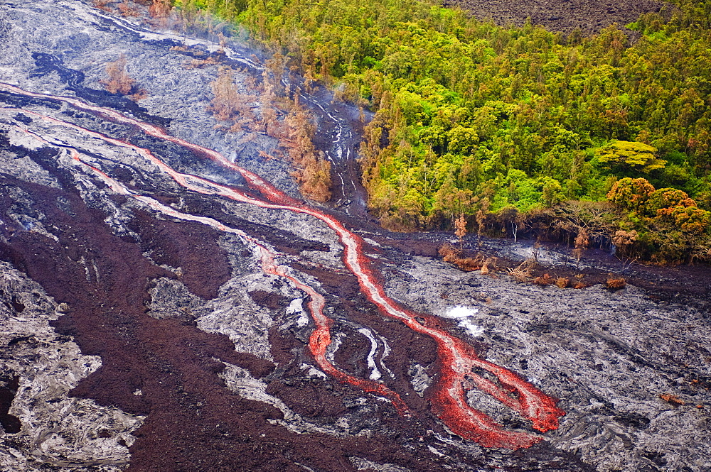 Lava flowing from Kilauea Volcano, Hawaii Volcanoes National Park, UNESCO World Heritage Site, The Big Island, Hawaii, United States of America, North America