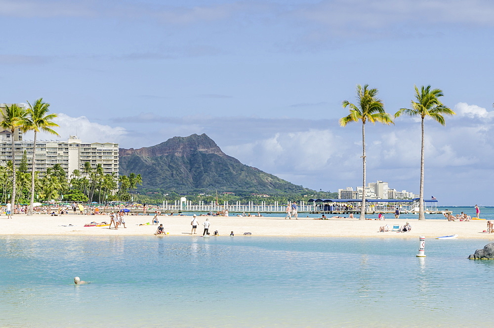 Waikiki Beach and Diamond Head, Waikiki, Honolulu, Oahu, Hawaii, United States of America, Pacific