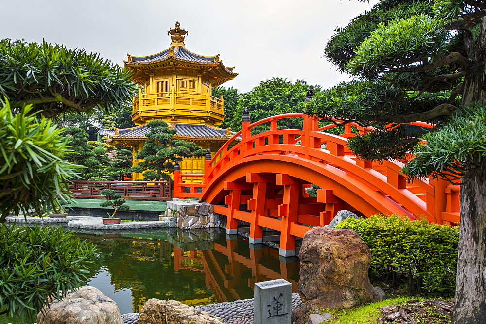 The pagoda at the Chi Lin Nunnery and Nan Lian Garden, Kowloon, Hong Kong, China, Asia