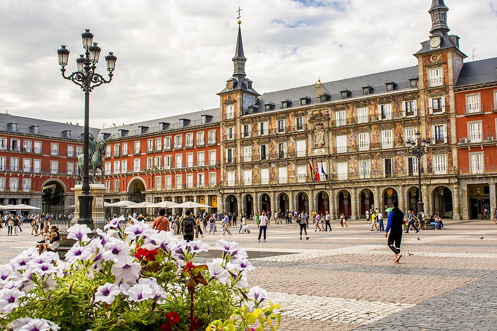 Plaza Mayor and Casa de la Panadería, Madrid, Spain, Europe