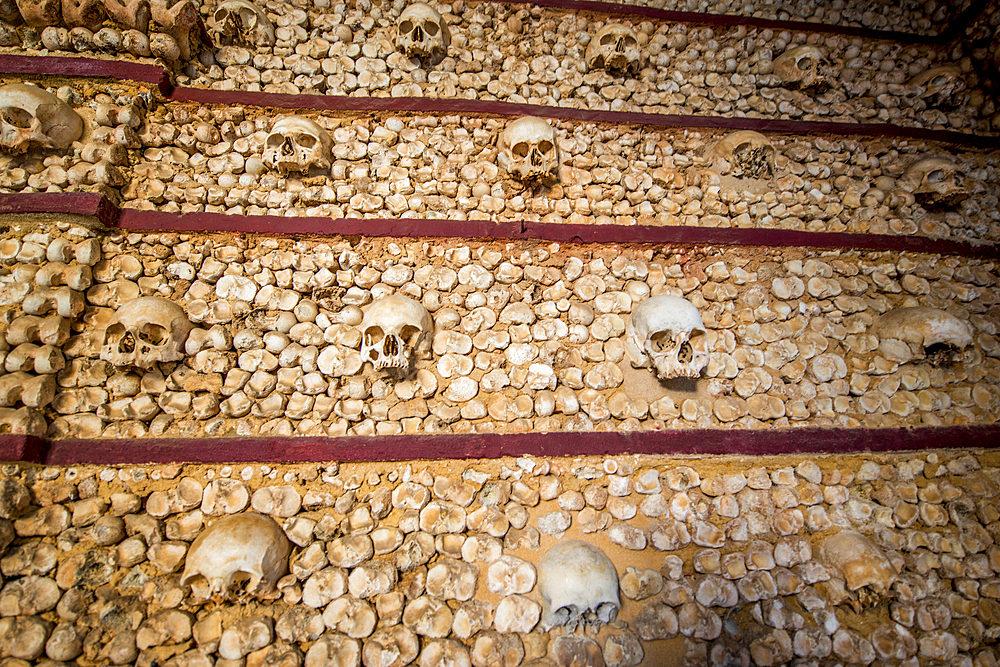 Capela dos Ossos (chapel of bones), Church of the third order of our lady of mount carmel, Igreja da Ordem Terceira de Nossa Senhora do Monte do Carmo, faro, algrave, portugal, Europe.