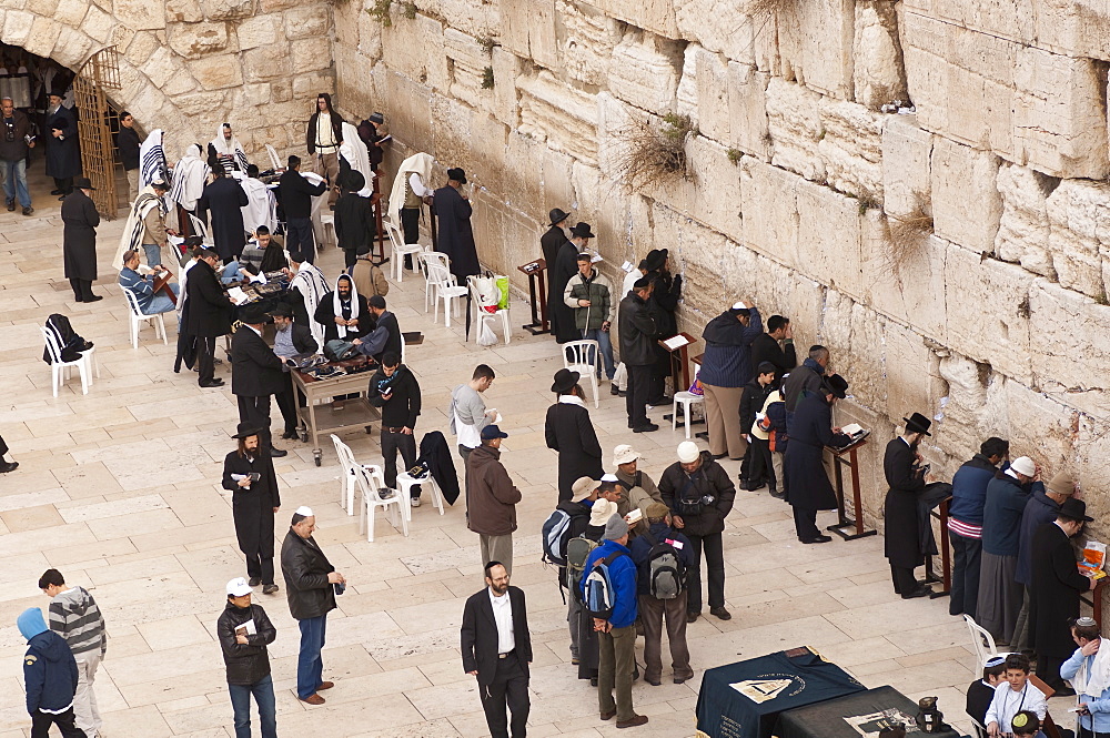 Worshippers at the Western Wall, Jerusalem, Israel, Middle East