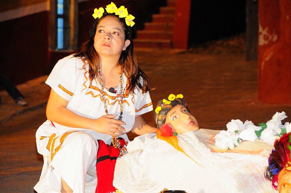 Mexico, Bajio, Guanajuato, Street theatre performance during Cervantino festival.