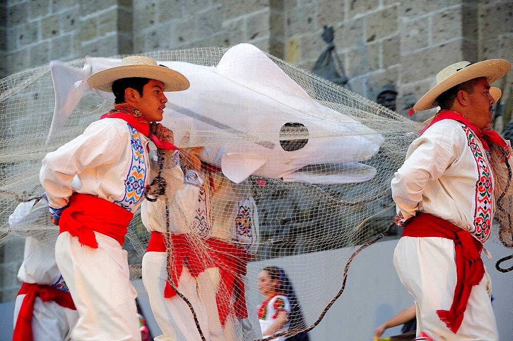 Mexico, Jalisco, Guadalajara, Plaza Tapatia Guerrero folk dance performance in carnival.