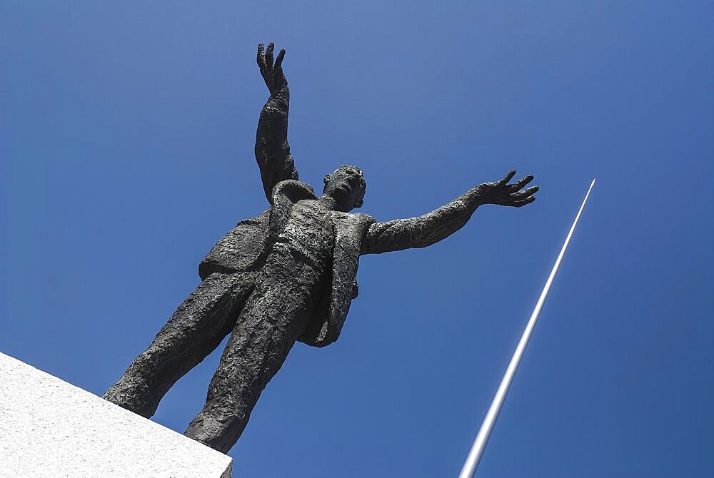 Ireland, Dublin, Jim Larkin and the Spire in OConnell Street.