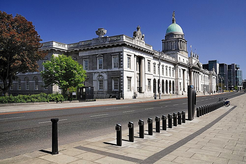 Ireland, County Dublin, Dublin City, Custom House general view of the faade with Irish financial services centre in the distance.