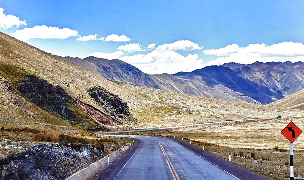 Peru, Puno, Road going up to Abra La Raya at 14 000 feet.