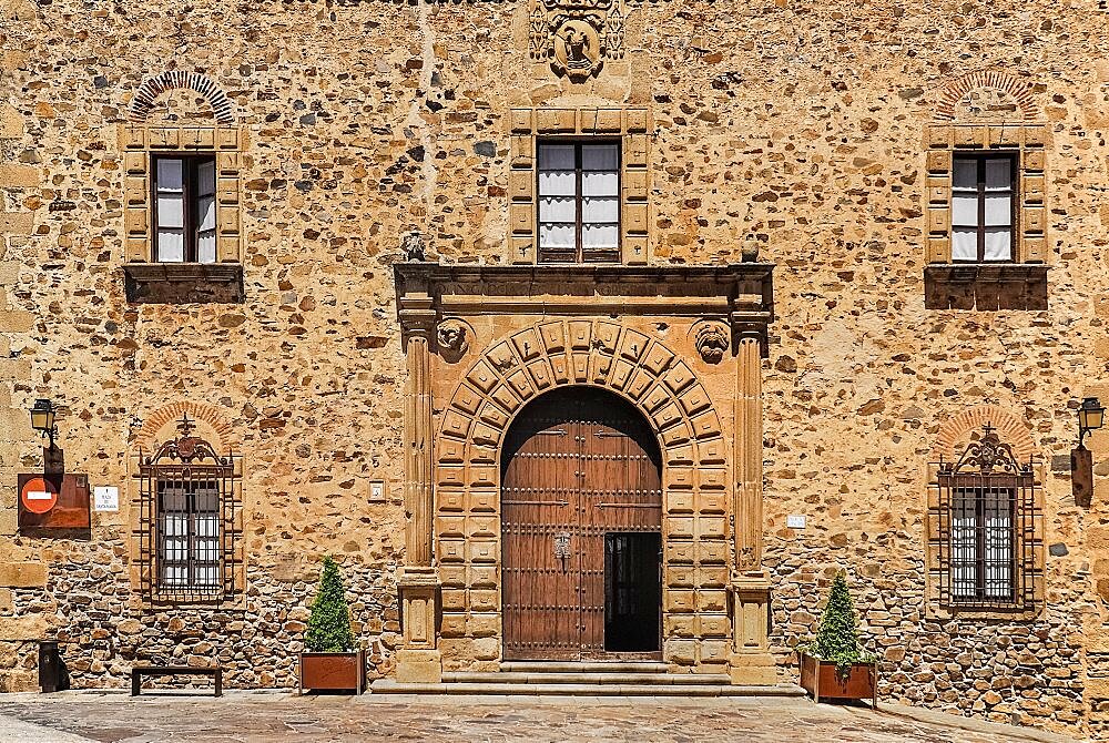 Spain, Extremadura, Caceres, Facade of the Palacio Episcopal or Bishops Palace.