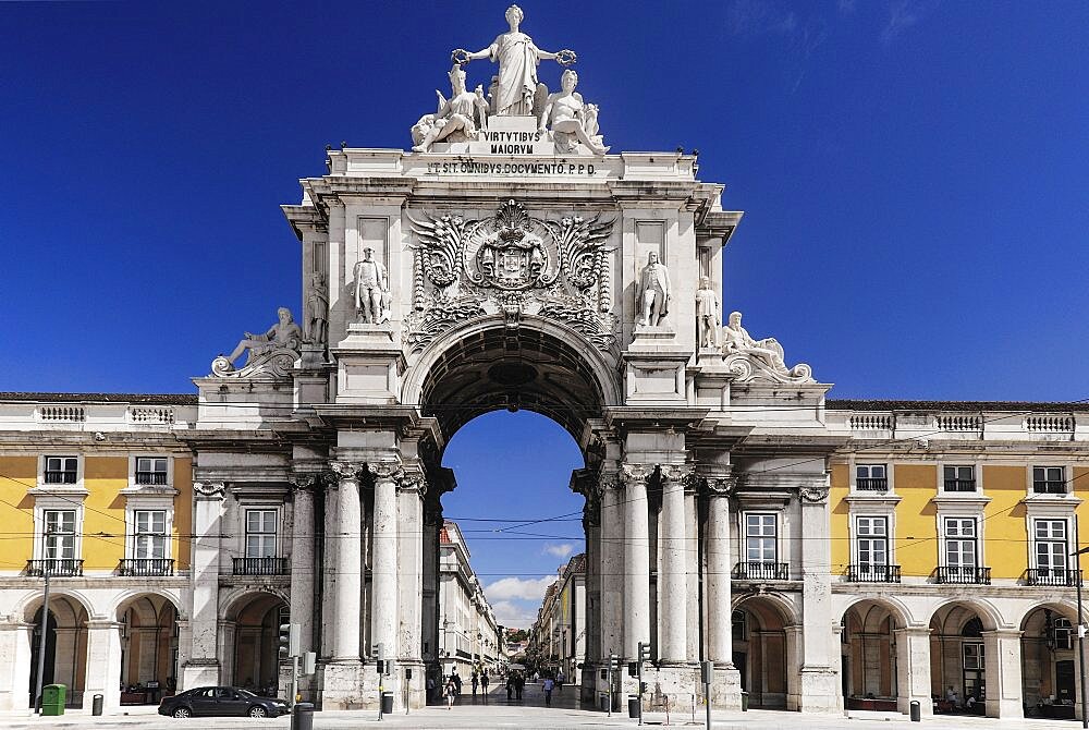 Portugal, Estremadura, Lisbon, Praco do Comercio Arco da Rua Augusta.