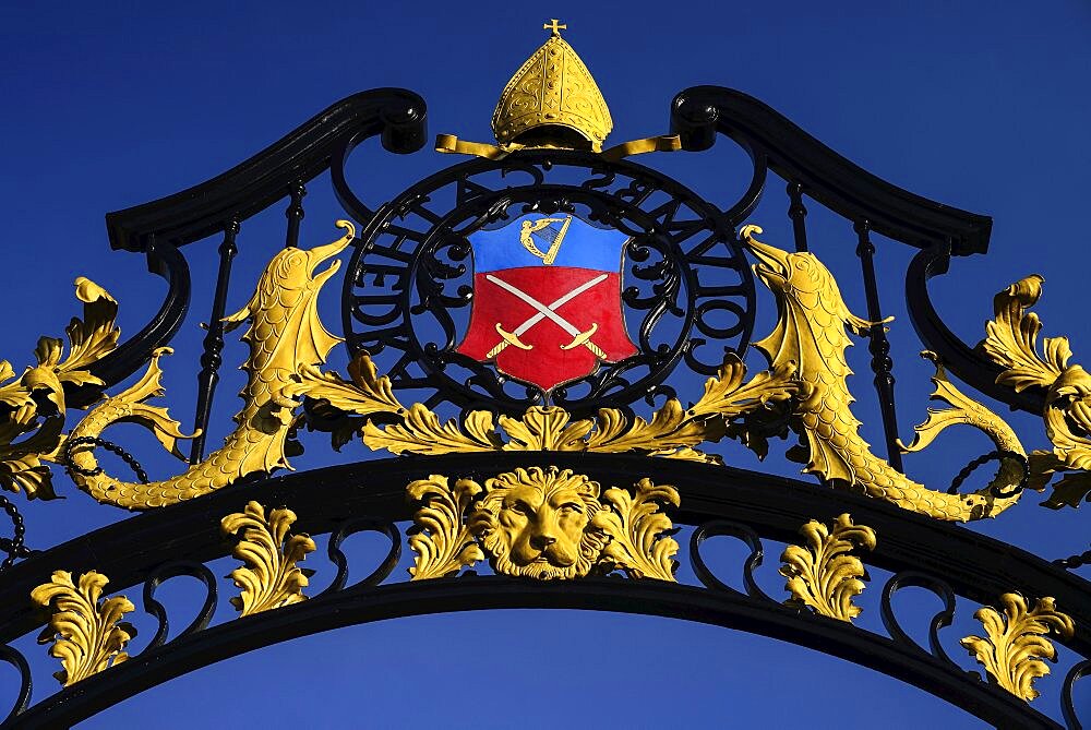 Ireland, North, Derry, St Columb's Cathedral, Ornate gateway detail with coat of arms.