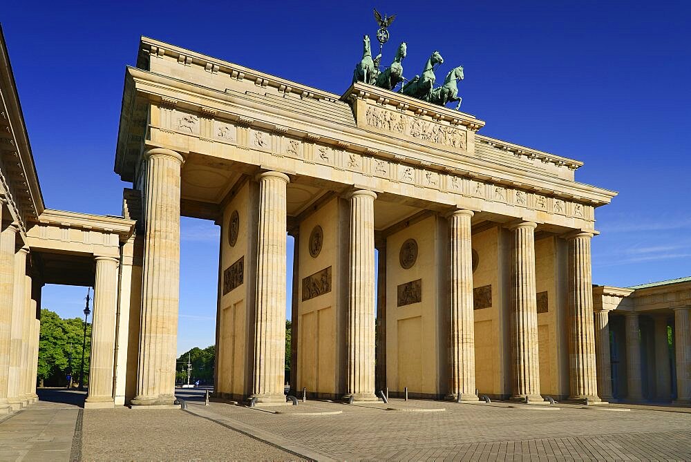 Germany, Berlin, Brandenburg Gate from the east side.