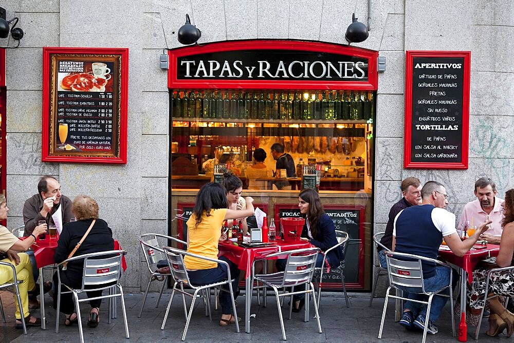 Spain, Madrid, Tapas bar on Calle de las Huertas.