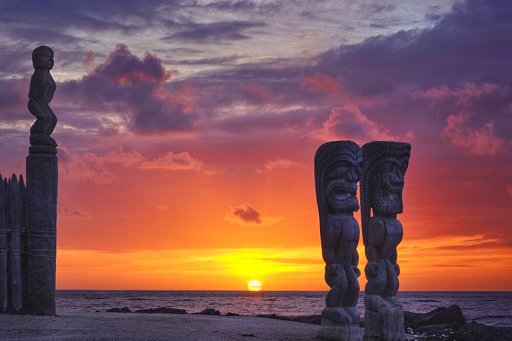 Wooden kii at Puuhonua o Honaunau National Historical Park, The Big Island, Hawaii, United States of America