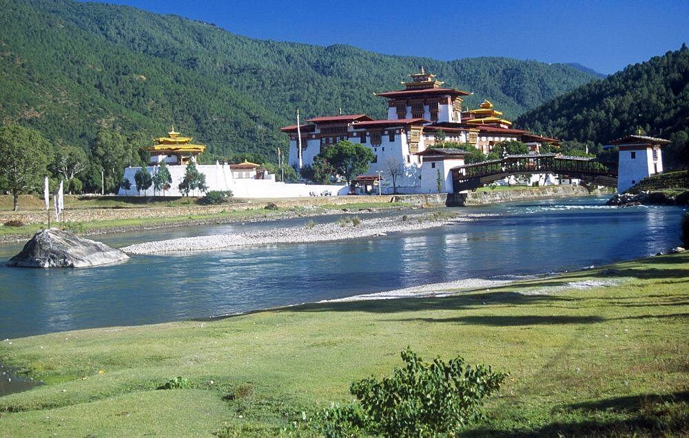 Bhutan, Punakha, Punakha Dzong fortress temple by the Mo Chhu Mother River