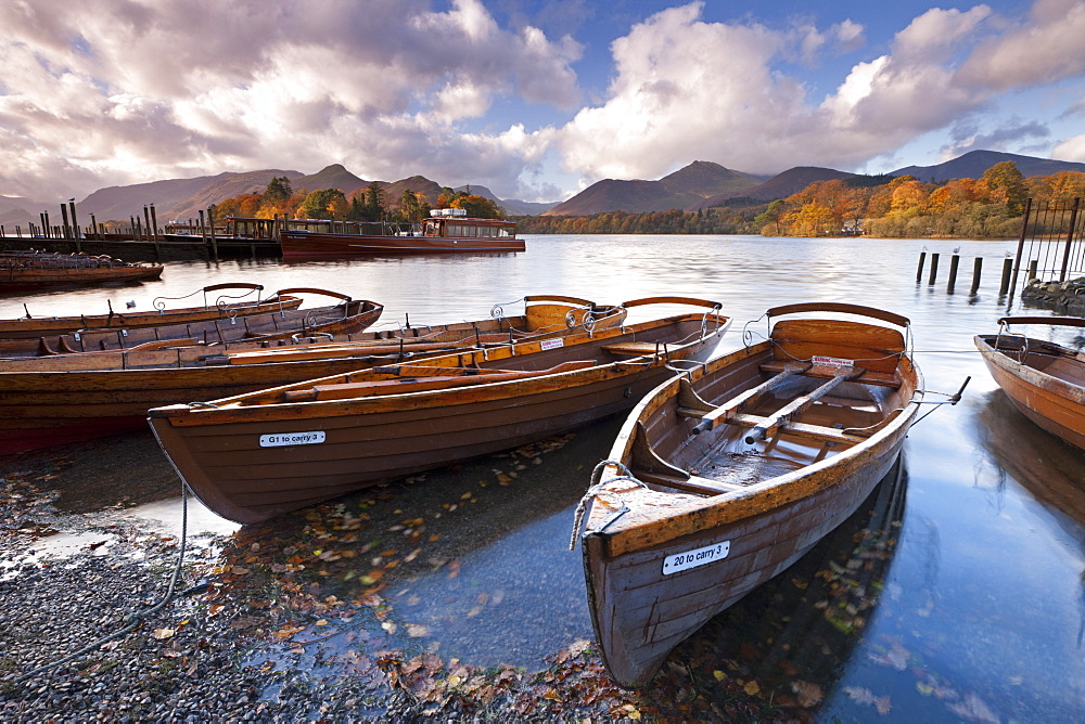 Rowing boats on Derwent Water at Keswick, Lake District National Park, Cumbria, England, United Kingdom, Europe