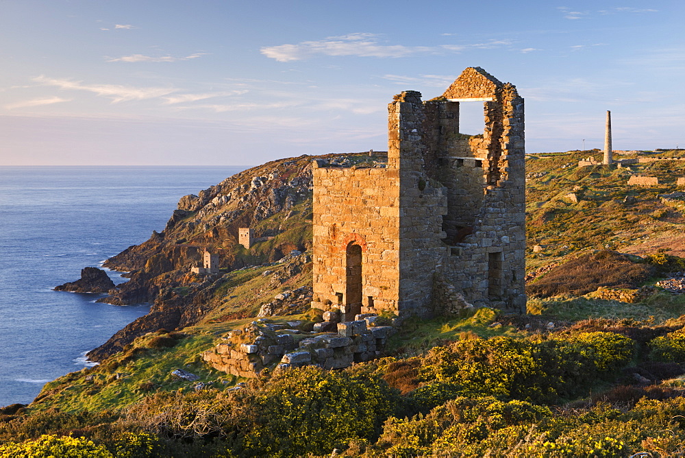 Abandoned tin mines on the Cornish cliffs near Botallack, Cornwall, England, United Kingdom, Europe