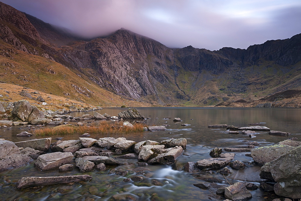 Twilight at Llyn Idwal looking into the Devil's Kitchen, Snowdonia National Park, Wales, United Kingdom, Europe