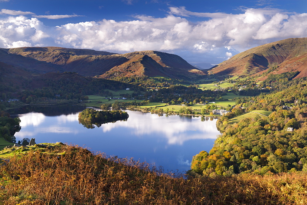 Lake Grasmere on a beautiful autumnal afternoon, Lake District National Park, Cumbria, England, United Kingdom, Europe 