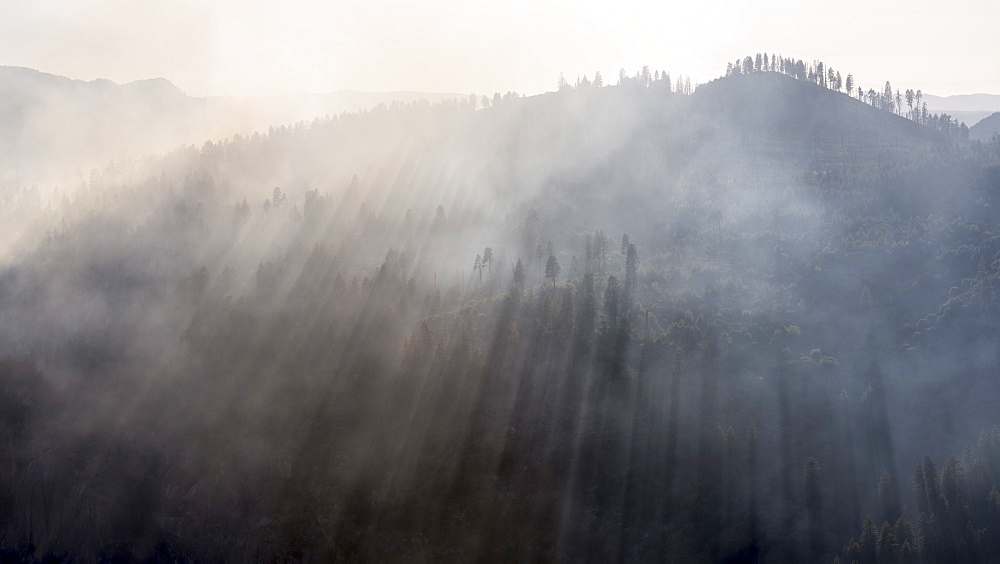 Smoke from the Dog Rock wildfire in Yosemite National Park, UNESCO World Heritage Site, California, United States of America, North America