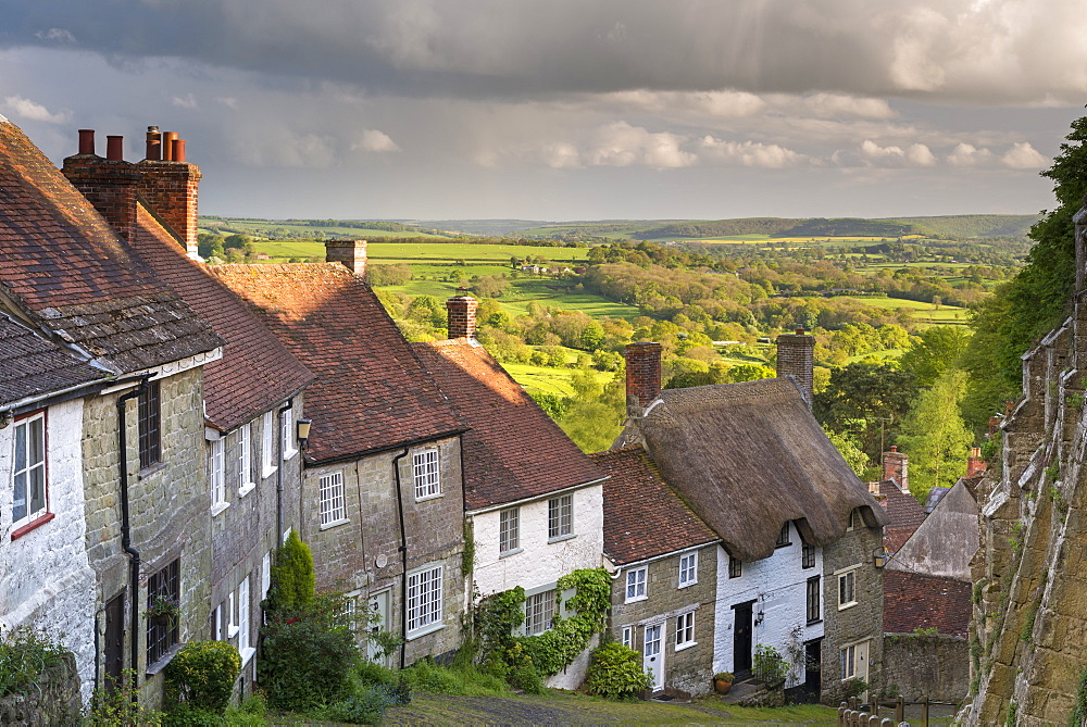 Picturesque Gold Hill in Shaftesbury in spring, Dorset, England, United Kingdom, Europe