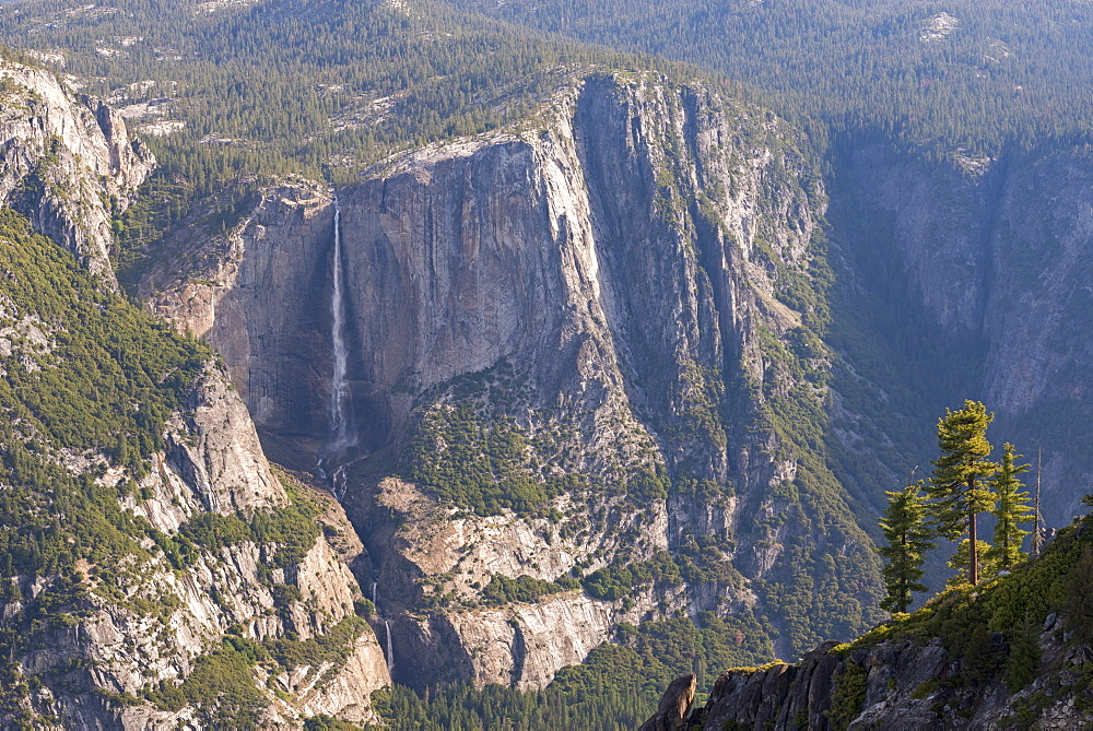 Yosemite Falls photographed from Taft Point, Yosemite National Park, UNESCO World Heritage Site, California, United States of America, North America