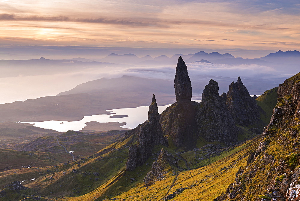 Spectacular mountain scenery at the Old Man of Storr on the Isle of Skye, Inner Hebrides, Scotland, United Kingdom, Europe