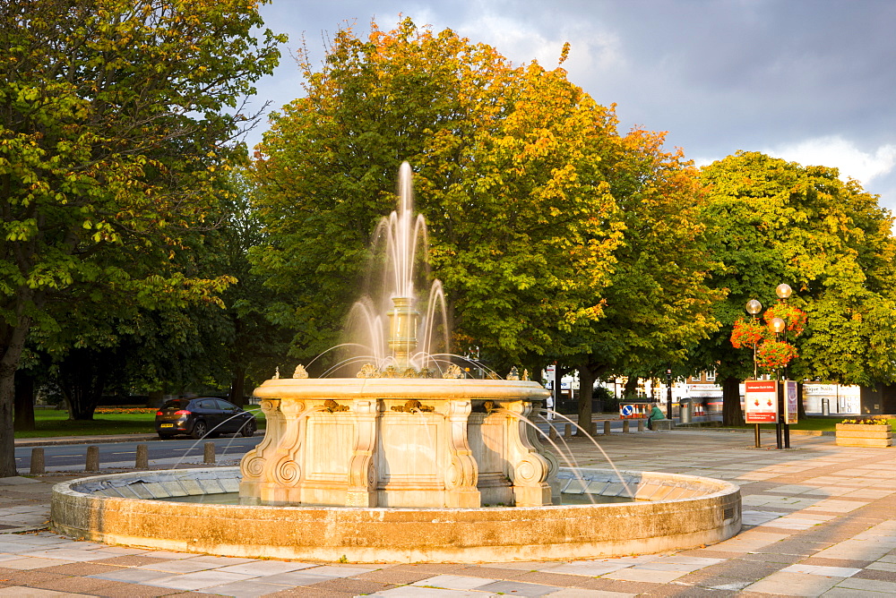 Fountain outside the Art Gallery, Southampton City Centre, Hampshire, England, United Kingdom, Europe