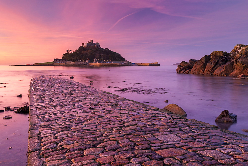 St. Michaels Mount and the Causeway at sunrise, Marazion, Cornwall, England, United Kingdom, Europe