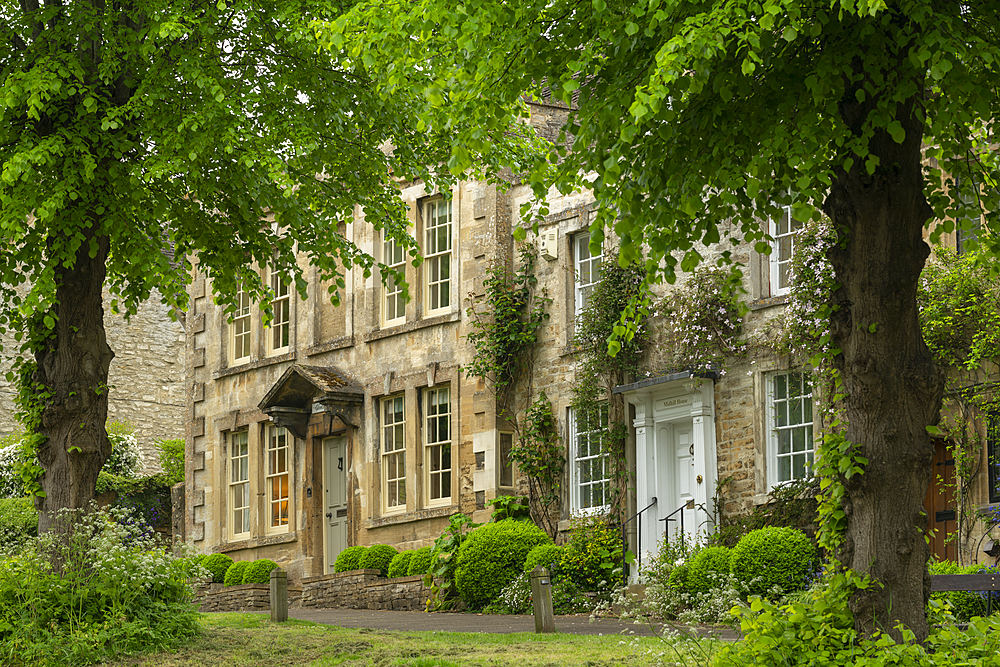 Houses on the Hill in the Cotswolds town of Burford, Oxfordshire, England, United Kingdom, Europe