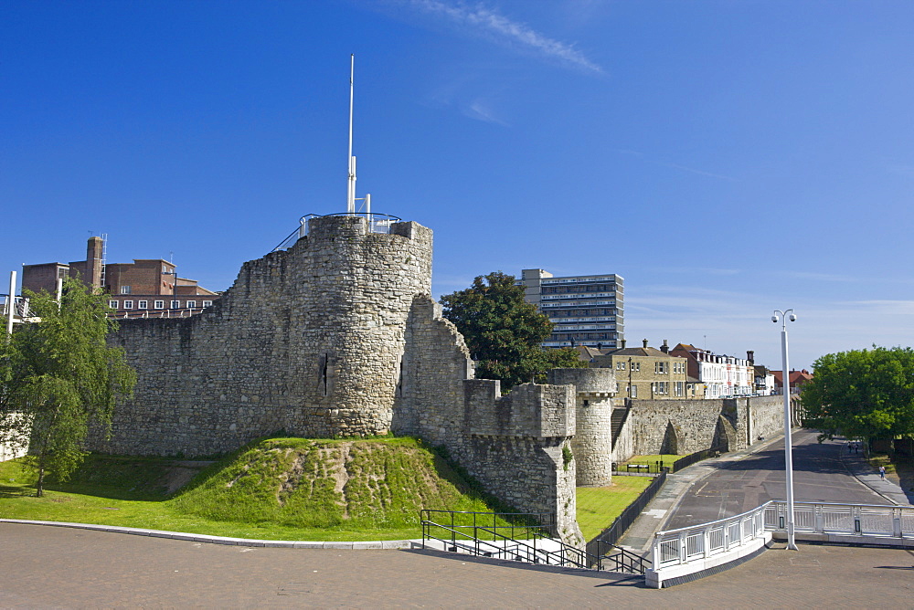 Arundel Tower and the medieval walls of old Southampton City, Southampton, Hampshire, England, United Kingdom, Europe