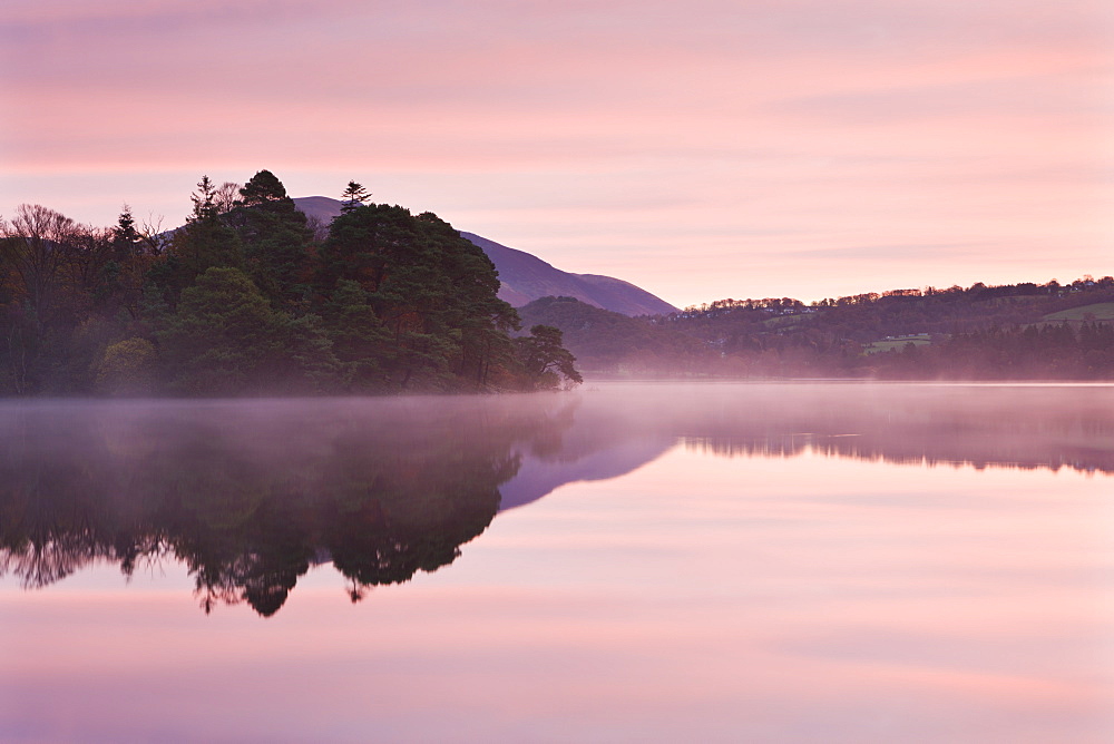 Sunrise over Derwent Water in the Lake District National Park, Cumbria, England, United Kingdom, Europe