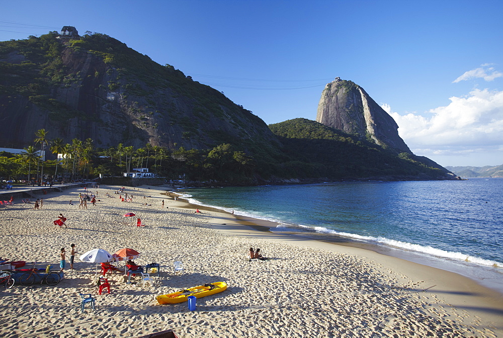 Praia Vermelha with Sugar Loaf Mountain in background, Urca, Rio de Janeiro, Brazil, South America 